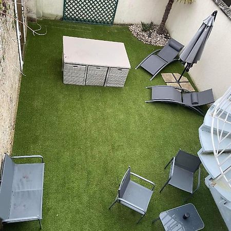 Anselme, F2 Duplex Avec Cour Commune Et Proche De La Mer ,2 Ver-sur-Mer Bagian luar foto